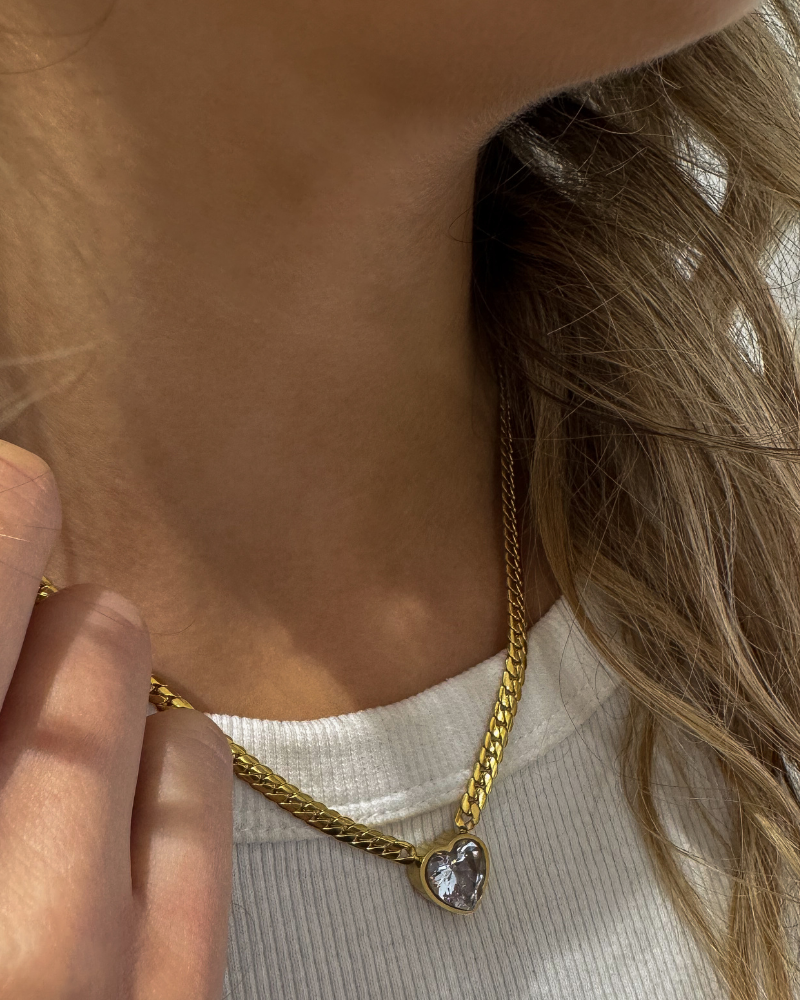 Collar Tara