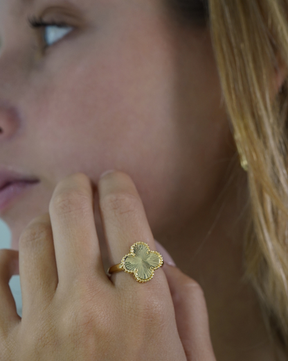 Anillo Trebol
