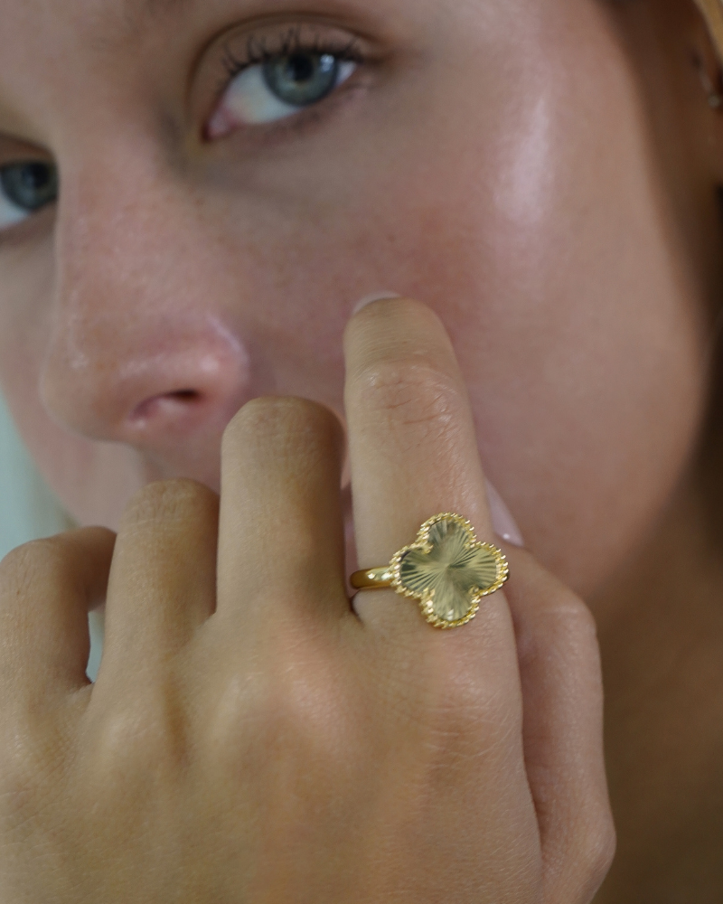 Anillo Trebol