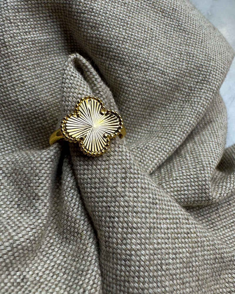 Anillo Trebol