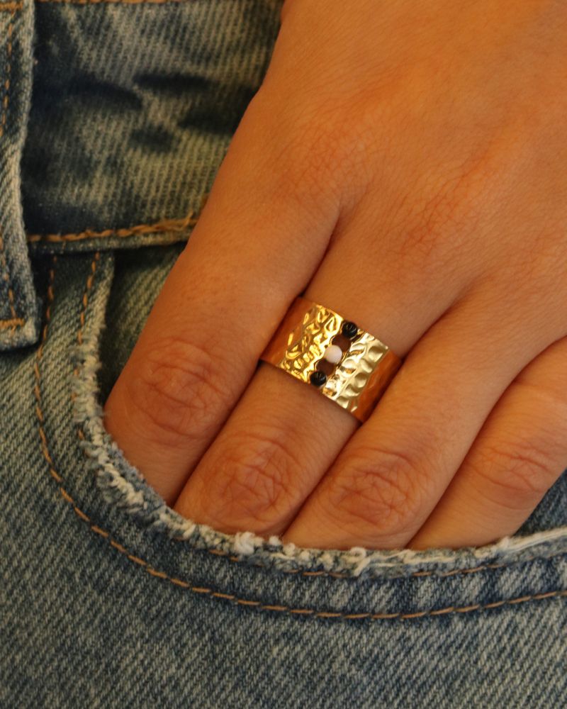 Anillo Black and White